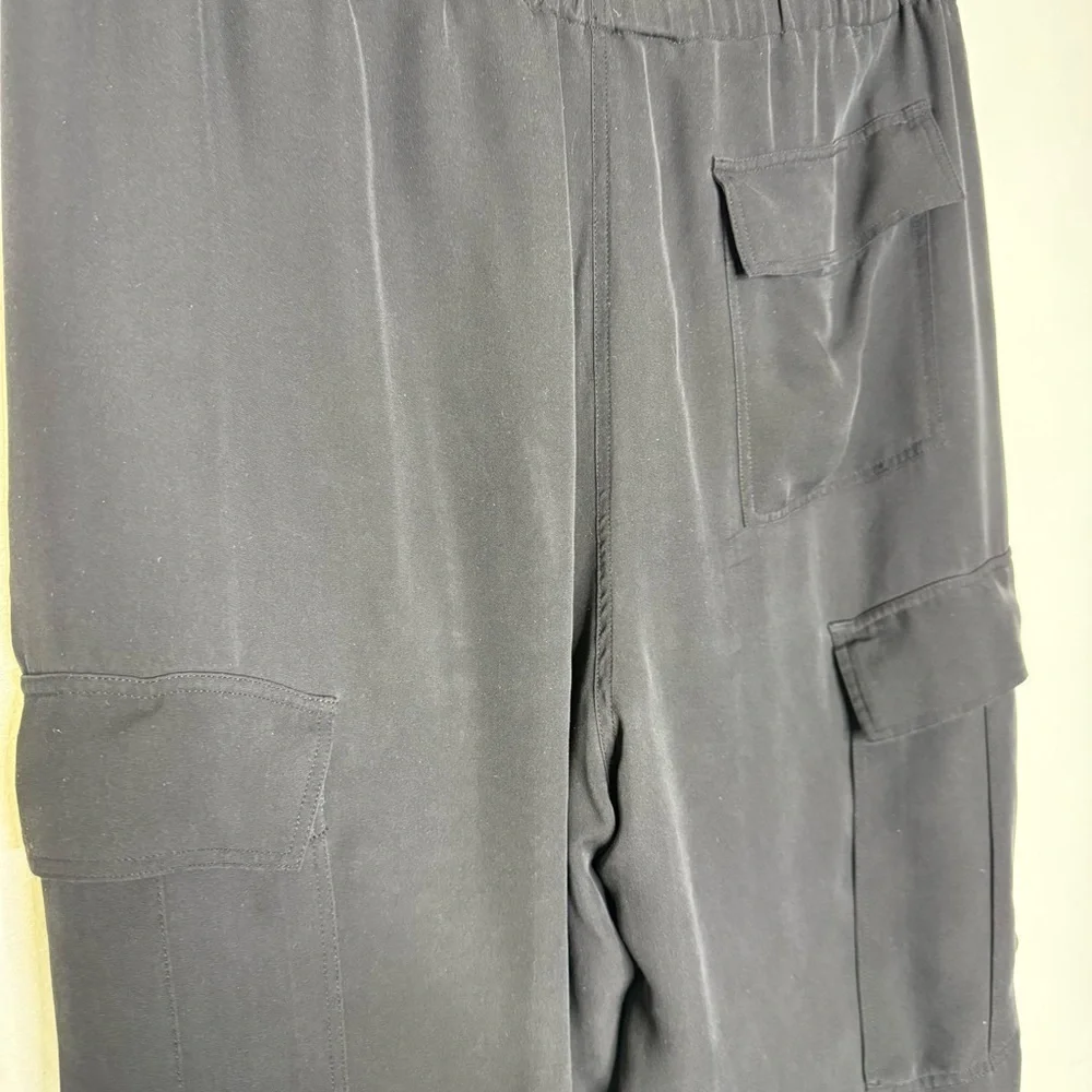Theory Black Relaxed Fit Cargo Ankle Pants Size Medium | Pull-On Style - Picture 6 of 7